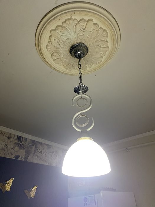 Продам люстры хорошие