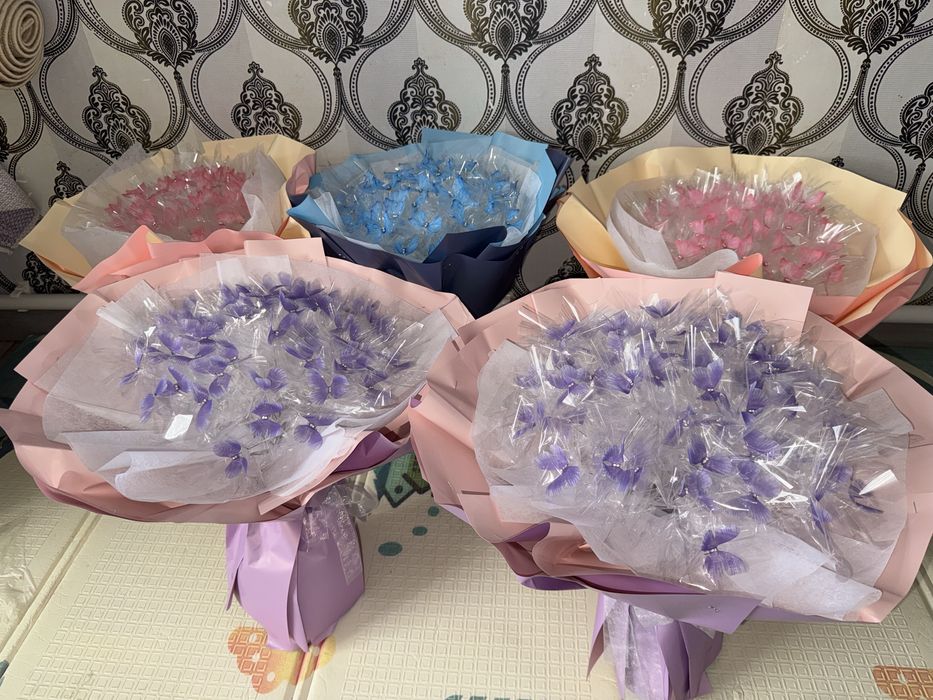 Светящийся букет с бабочками