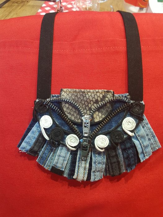 Колиета от дънков плат