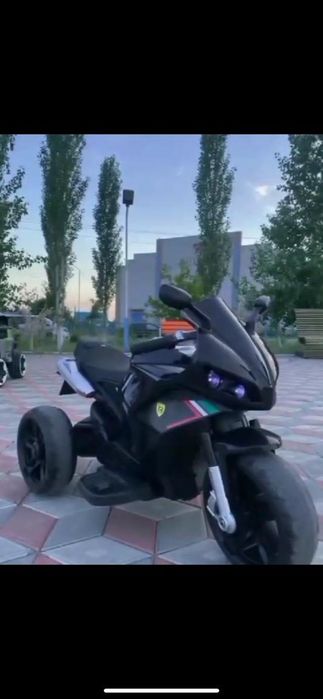 Детский электромобиль