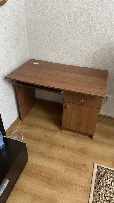 Стол письменный со шкафом