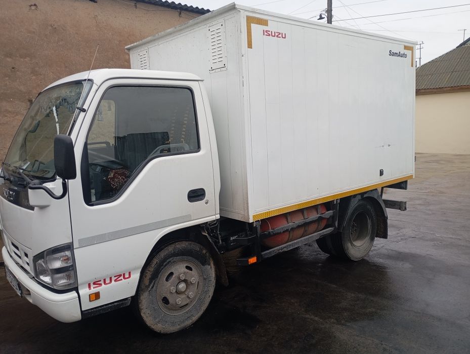 Isuzu 2,5t 25.000$