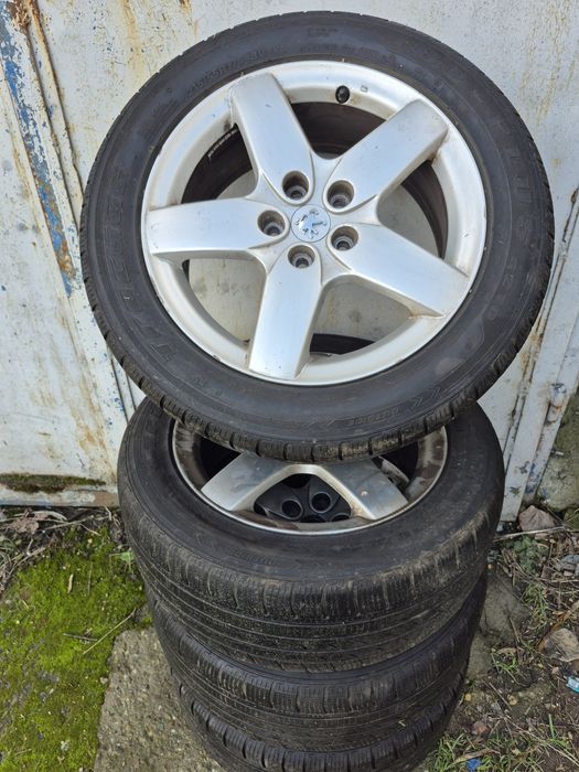 Vand 4 Anvelope iarna, 215/55/17,98w-Dot2724 in stare foarte buna