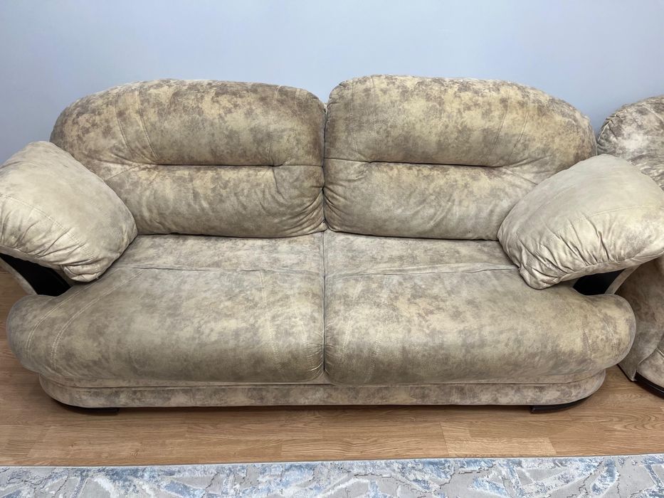 Продается диван и креслы