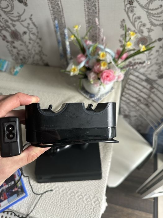PlayStation 4 Slim 1 tb + диск