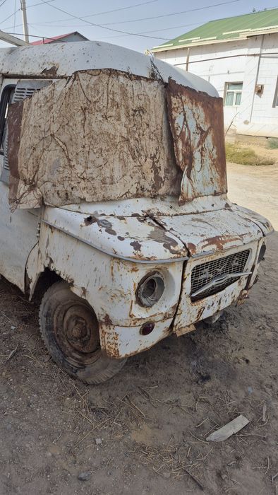 Автомобиль Нисса