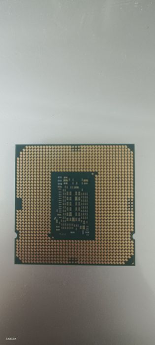 процессор Intel Core i3-10105.