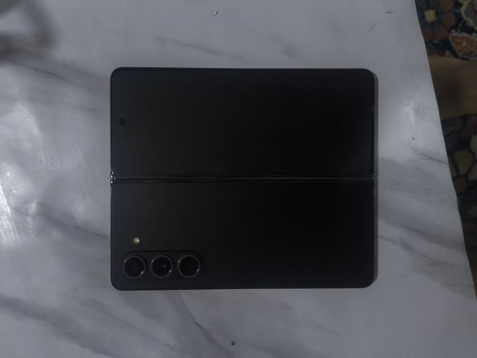 Samsung z fold 5 12/512