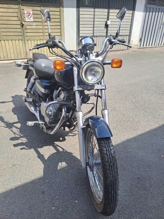 Motocicletă Honda Rebel 250 (CMX250C)