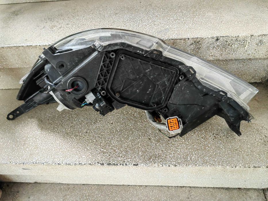 Фар Subaru Outback десен черен Фар Subaru Legacy Оригинален