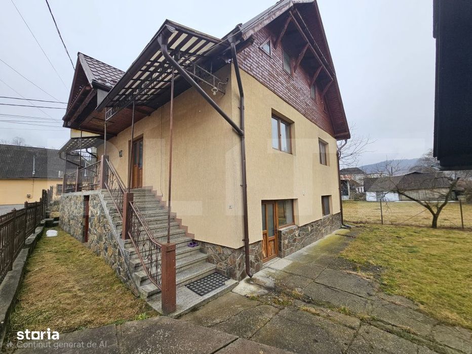 Casa spatioasa cu priveliste spre munte, in Gura Rosiei – Rosia Mont