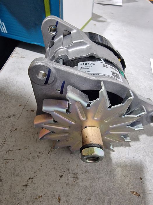 Alternator tractor Ford 4000. 12v original preț 650 lei tva inclus se
