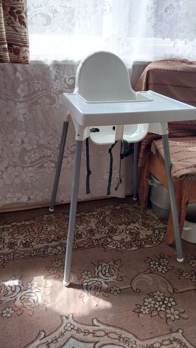 Продам столик для кормления!