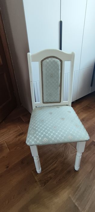 Стулья классика белые