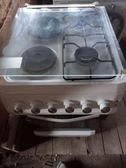 Продам газовую плиту