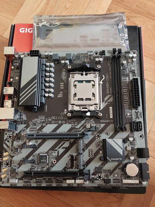 AMD Ryzen 5 7600X + Gigabyte B840M D2H /ново с гаранция/