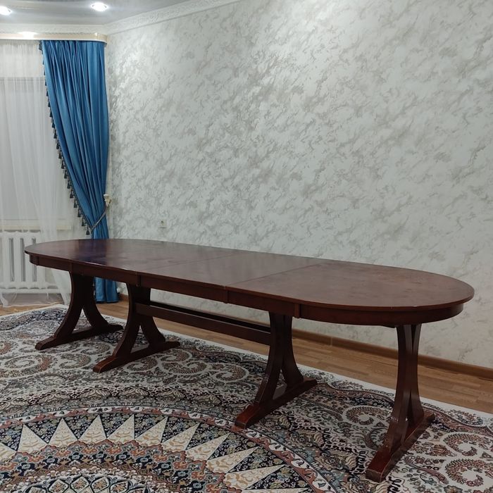 Гостиной стол  длина 3,50