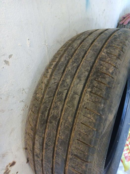 Продам шины летние 235/65 R17 б/у