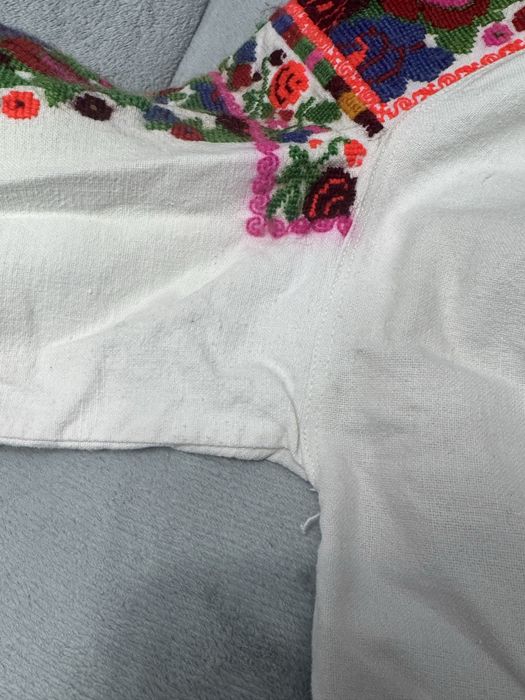 Ie camasa cusuta manual vintage lada zestre