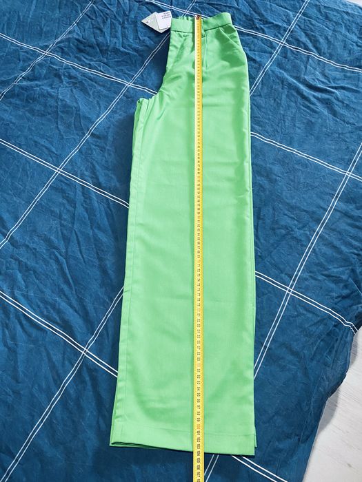 Нов зелен панталон H&M