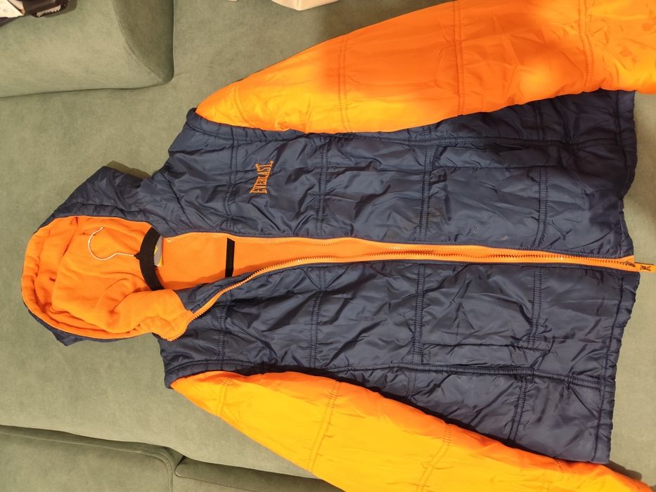 Два броя есенни якета