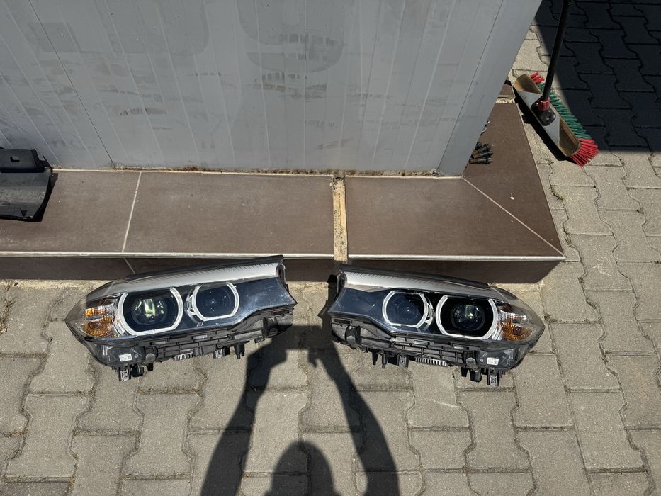 Оригинални оборудване фарове ляв и десен фар за BMW G30