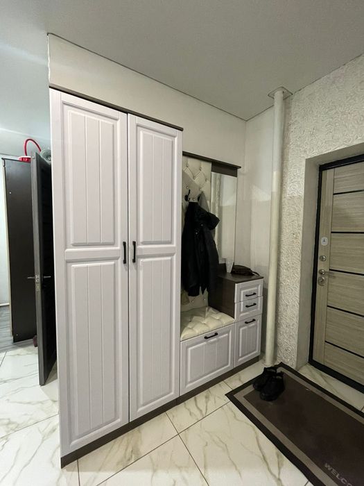 Продам прихожку новая