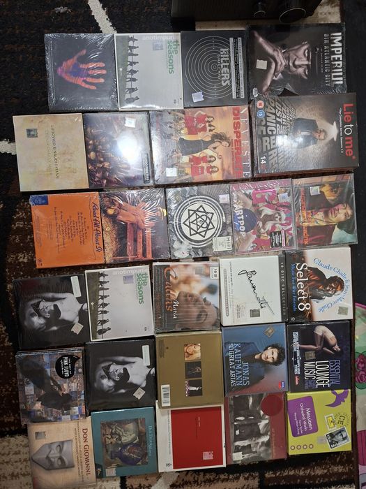 2 radiouri in stare perfecta de funcționare.