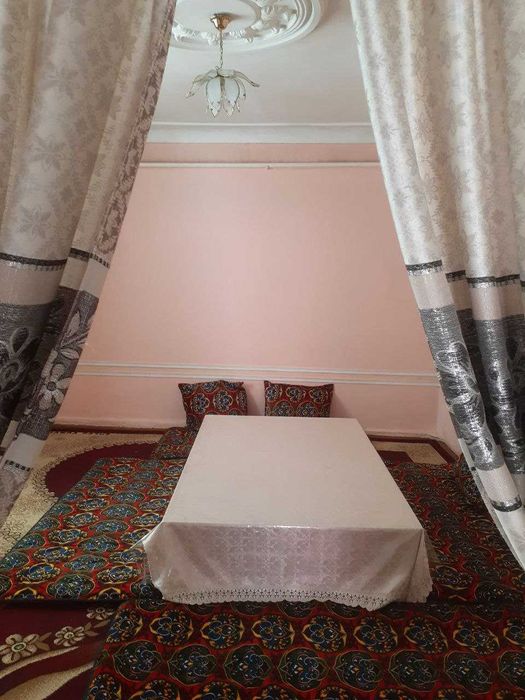 Ҳовли уй сотилади 4 сотих 6 та хона