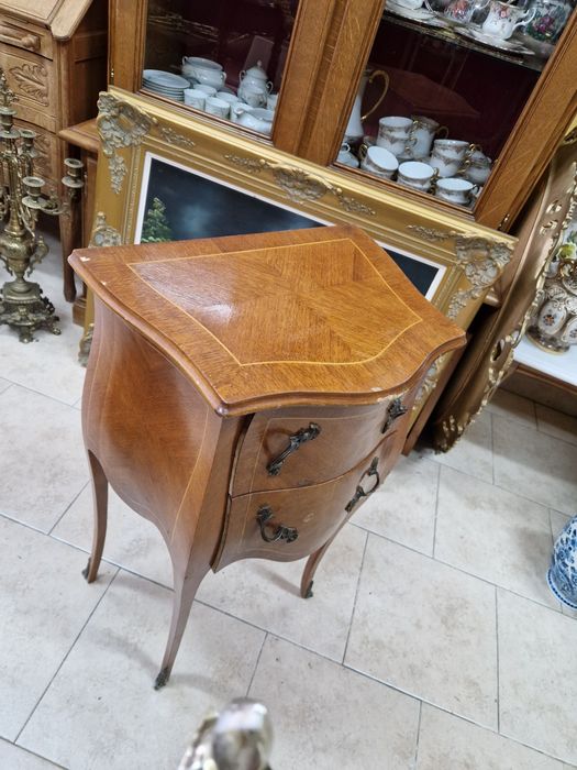 Старо английско антикварно дървено шкафче скрин масив