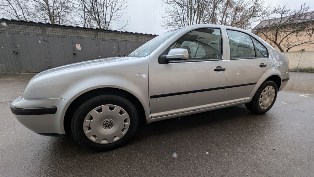 Volkswagen BORA 2004  de vinzare