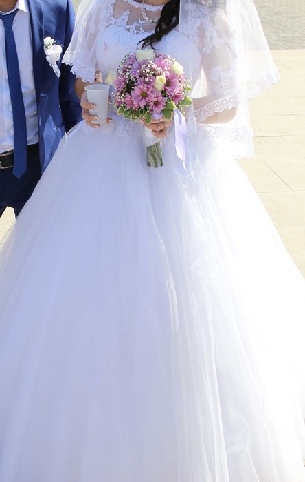 Продаю красивое свадебное платье