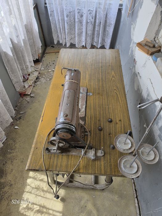Masina de cusut industrială