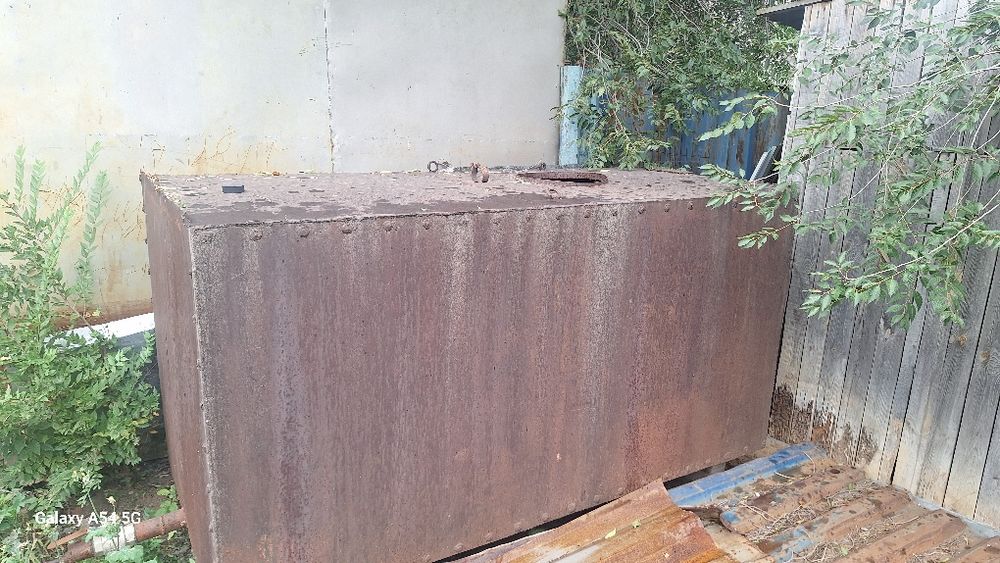 Продается емкость для воды. В хорошем  состояний