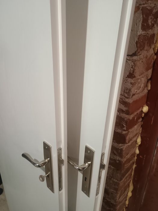 Интериорни врата един брой десни