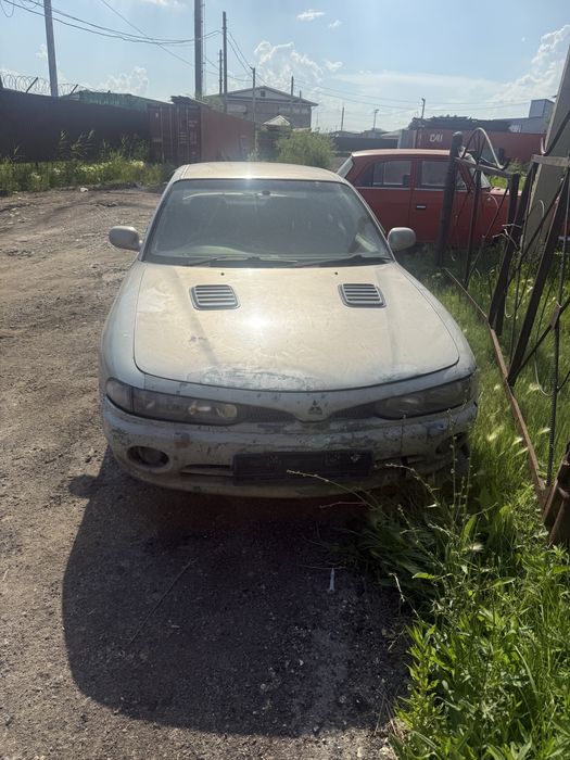 Mitsubishi Galant 7