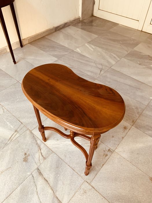 Антикварна едуардиянска бъбрековидна помощна маса – орех