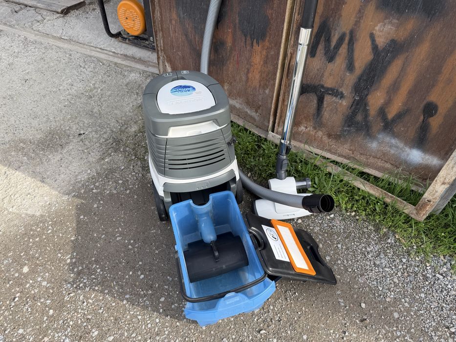 * Karcher DS5600 антиалергенный пылесос с водяным фильтром оригинал Ит