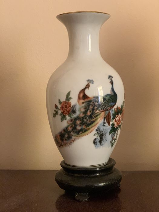 Sfetnice (sfeșnice) bibelouri, vaza (vaze), fructiere