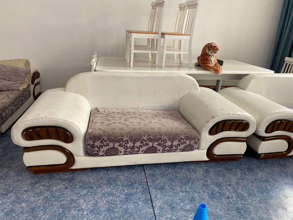 Диван с креслами