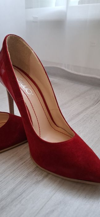 Pantofi stiletto, din piele intoarsa cu lac rosu, marimea 37