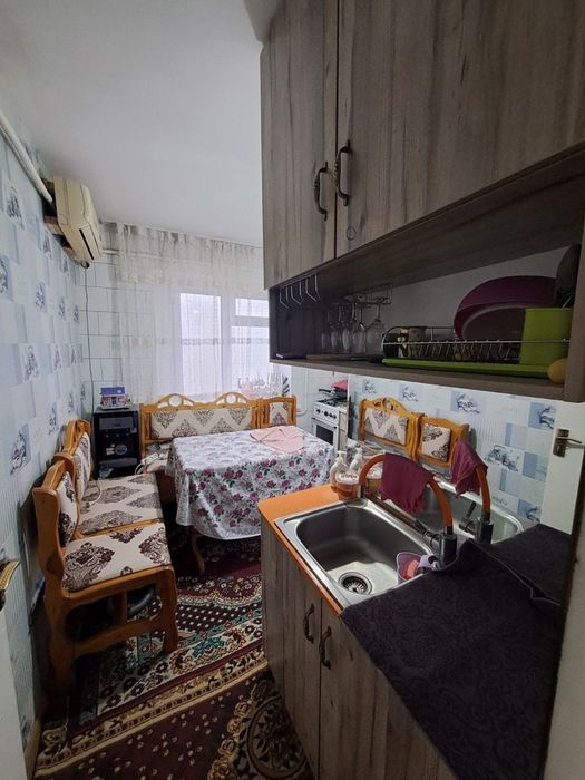 Своя метро М.Горкий 2/2/4  мологоборит с арендатором