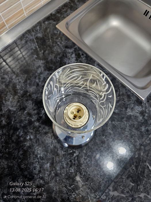 Lustră cu un abajur