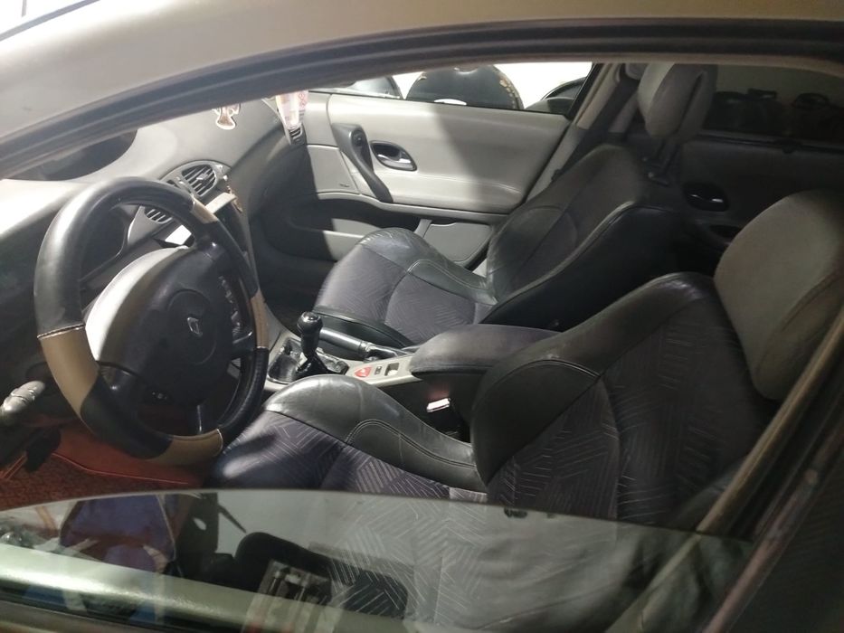 Renault Laguna 2 – 1.8 Benzină + GPL | Full Option | Interior Laguna 3