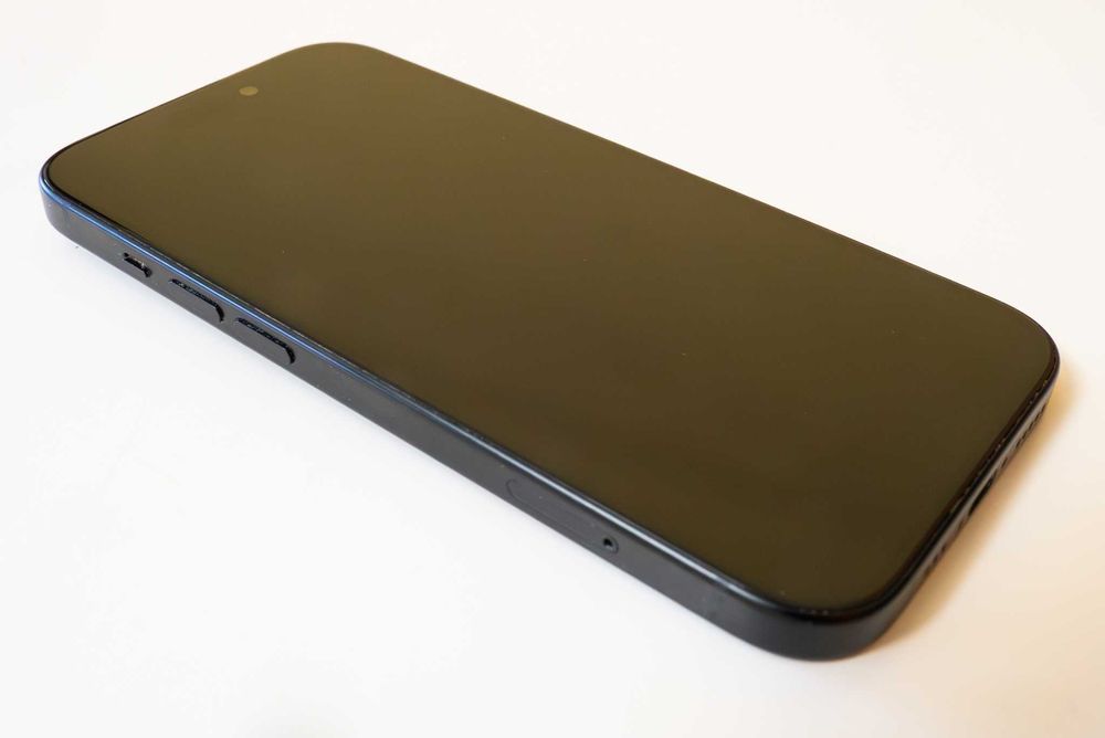 Iphone 15 ingrijit
