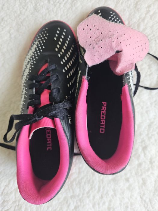 Ghete fotbal adidas predator