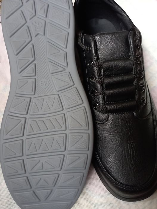 Зимняя новый кожаный красовка великан 46 размер.