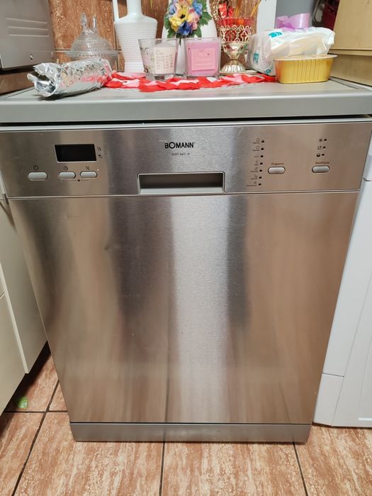 Vând mașină de spălat vase