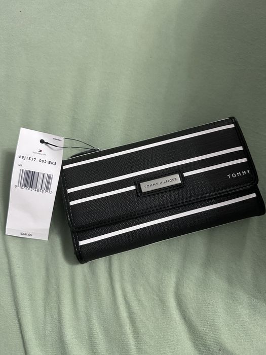 Genti, portofele, ghiozdane Michael Kors si Tommy Hilfiger