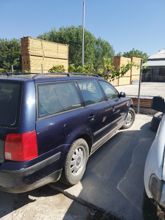 Фолксваген Пасат 4 Комби 1.6 I 101 к.с